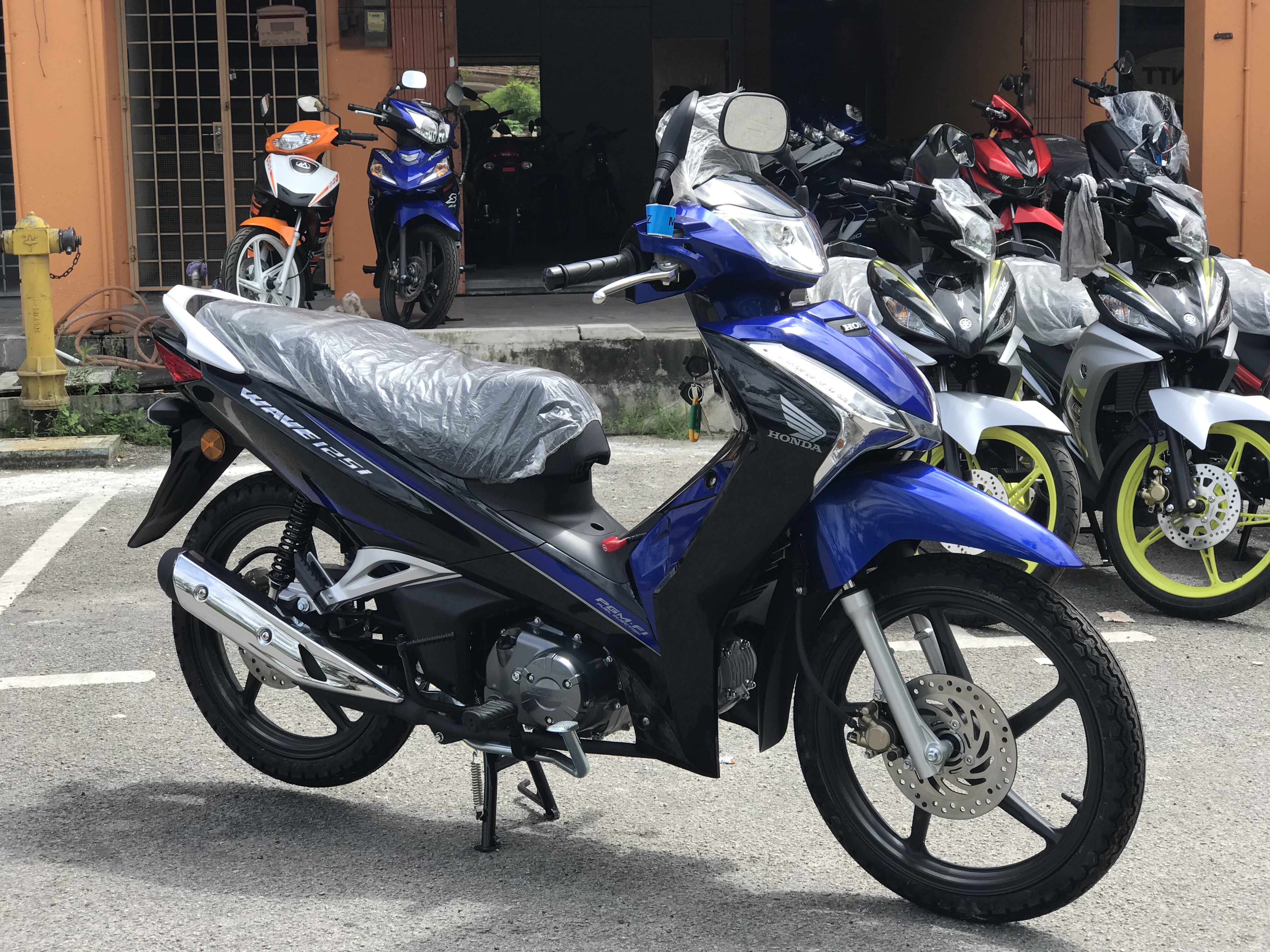 Honda Wave 125i 2024 รีวิวเปรียบเทียบกับรุ่นอื่น ๆ 3